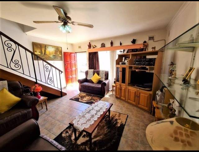 2 BEDROOM DUPLEX SOLD IN PINETOWN CENTRAL